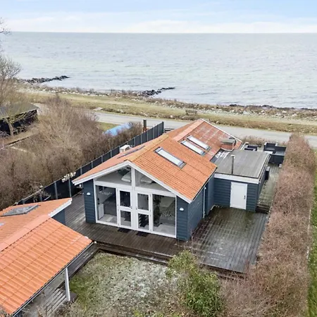 Renovated Coastal House With Views In Bisserup * Rude (Sjaelland og Oerne)